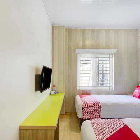 Hotel O Gambir Near Juanda Station Formerly Bunga Dahlia Джакарта Экстерьер фото