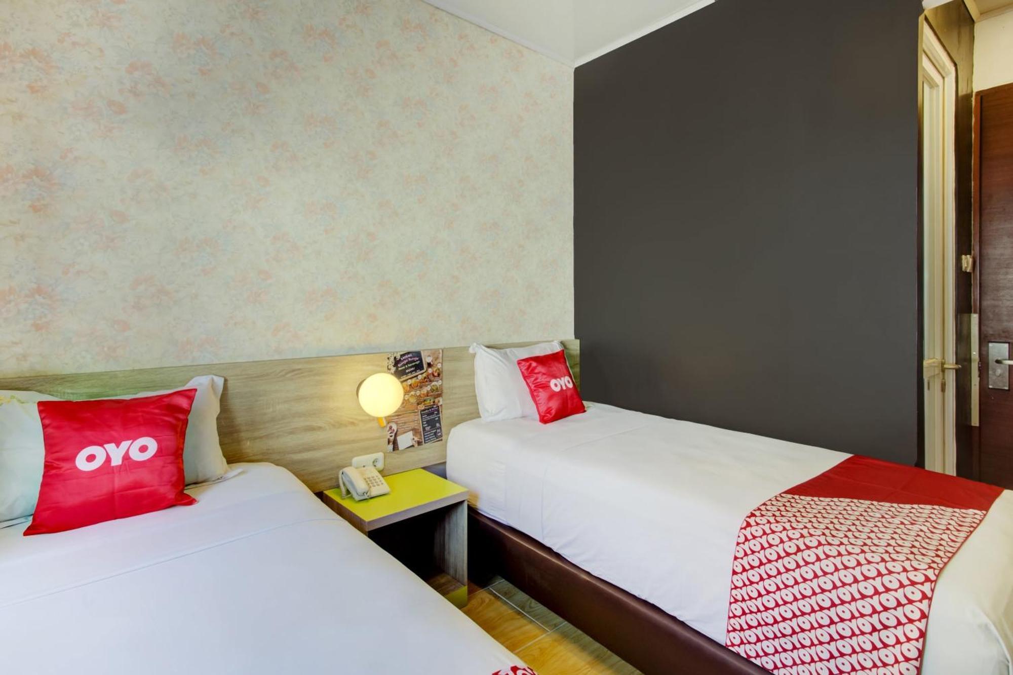 Hotel O Gambir Near Juanda Station Formerly Bunga Dahlia Джакарта Экстерьер фото