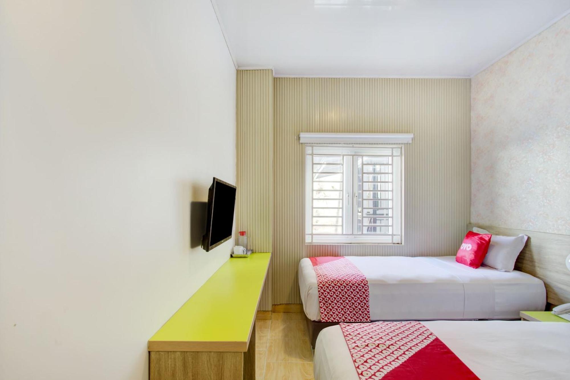 Hotel O Gambir Near Juanda Station Formerly Bunga Dahlia Джакарта Экстерьер фото