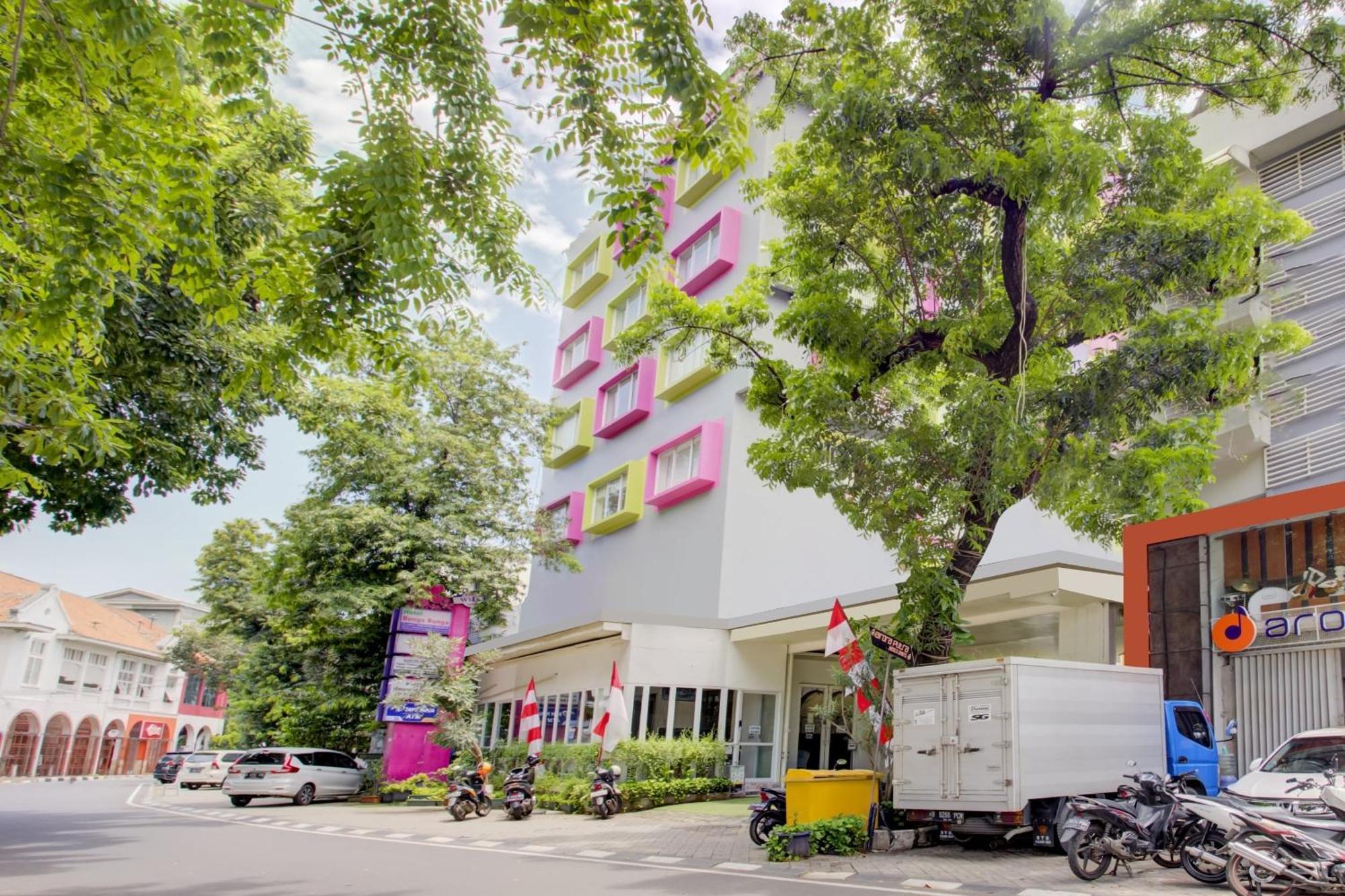 Hotel O Gambir Near Juanda Station Formerly Bunga Dahlia Джакарта Экстерьер фото